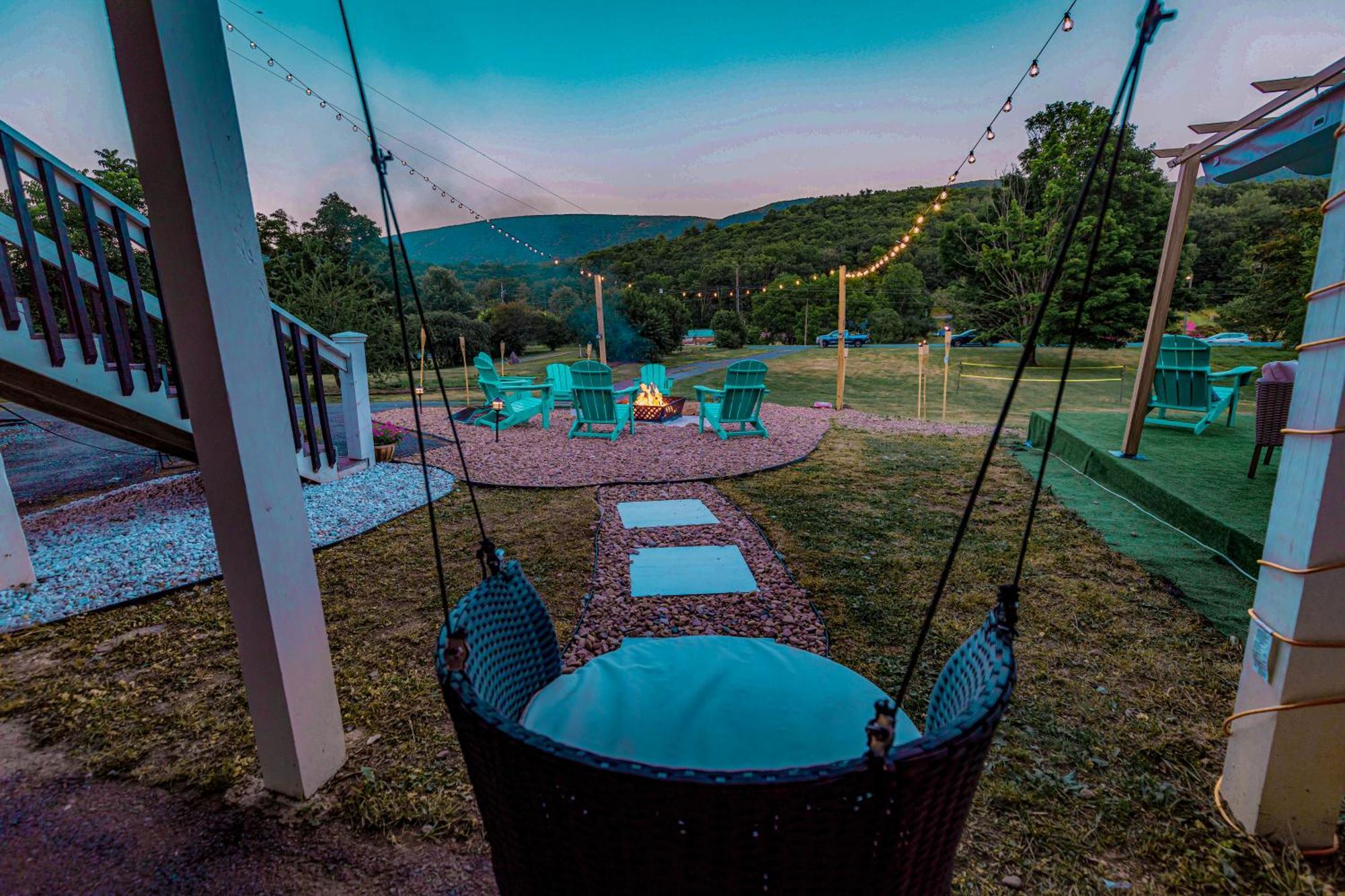 Carloover Vista: Mountain Escape Hot Springs Εξωτερικό φωτογραφία